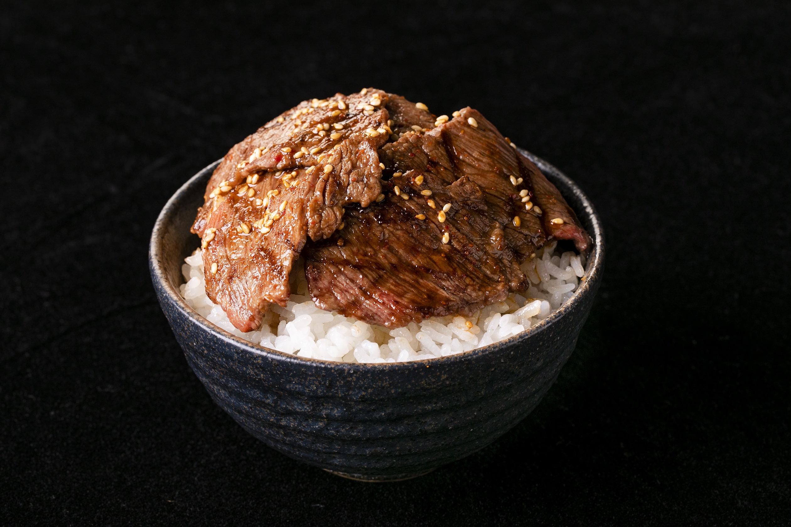 鳥取和牛と星空舞が究極のコラボ！「至高の焼肉オンザライス」が