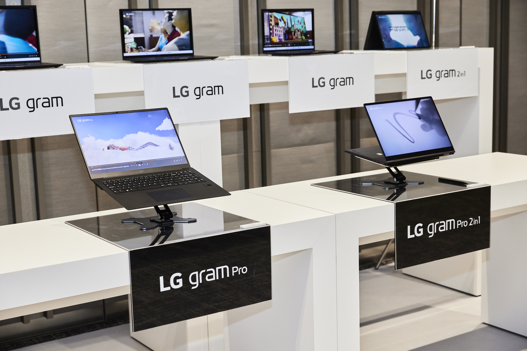 2024年モデル発表会で感じた 「LG gram」がやっぱりカフェ作業用の